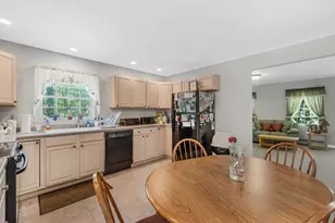 706 Middlesex Rd, Topsham, ME 04086 - Photo 14