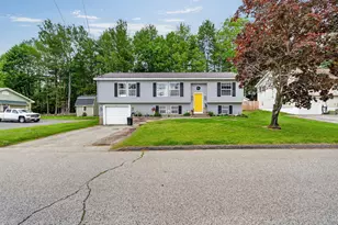 54 Mark St, Lewiston, ME 04240 - Photo 2