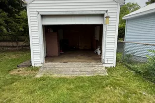 9 Bemis St, Livermore Falls, ME 04254 - Photo 2