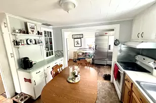 94 Lincoln St, Millinocket, ME 04462 - Photo 10