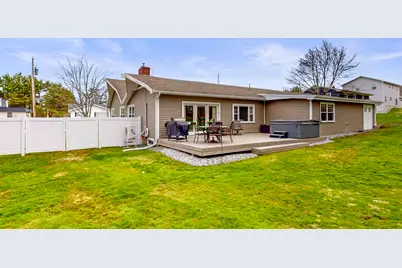 16 Robinson Gardens, Lewiston, ME 04240 - Photo 4