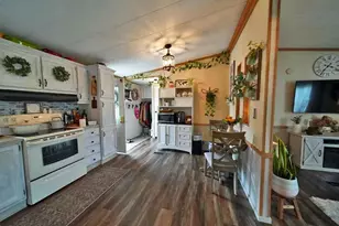 32 Green St, Houlton, ME 04730 - Photo 22
