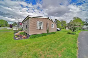 32 Green St, Houlton, ME 04730 - Photo 18