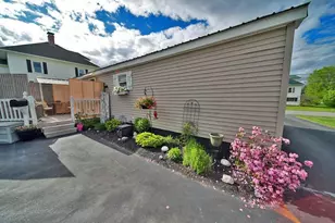 32 Green St, Houlton, ME 04730 - Photo 16