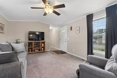 11 Ofarrell Street, Topsham, ME 04086 - Photo 4