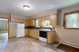 390 Webster St, Lewiston, ME 04240 - Photo 8
