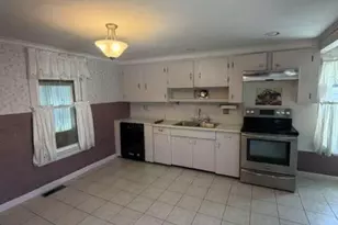 131 Beach St, Saco, ME 04072 - Photo 10