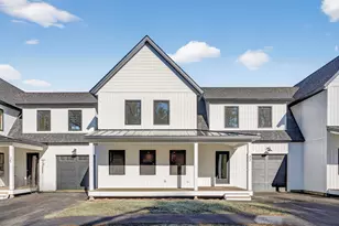28 Fairway Commons Dr, Gorham, ME 04038 - Photo 2