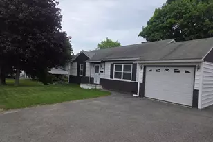 66 Poplar St, Millinocket, ME 04462 - Photo 2