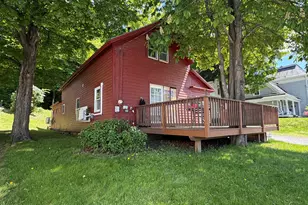 15 Pleasant St, Dexter, ME 04930 - Photo 2