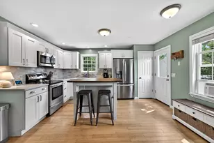 13 Crabtree Dr, Topsham, ME 04086 - Photo 2