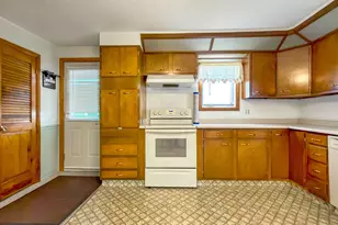 116 Center St, Van Buren, ME 04785 - Photo 2