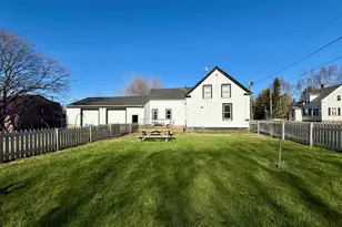 22 Shackford St, Eastport, ME 04631 - Photo 10