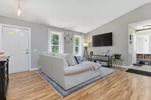 211 Broadturn Rd, Scarborough, ME 04074 - Photo 4