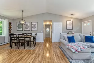 211 Broadturn Rd, Scarborough, ME 04074 - Photo 2