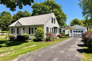 24 Pierce St, Gardiner, ME 04345 - Photo 2