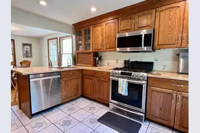 337 Middle Road, Falmouth, ME 04105 - Photo 4