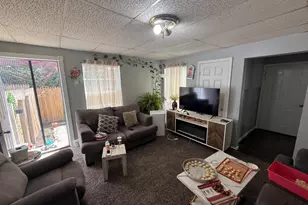 35 Pine St, Auburn, ME 04210 - Photo 6