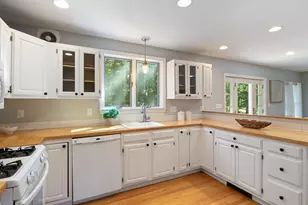 2 Earline Cir, York, ME 03909 - Photo 10