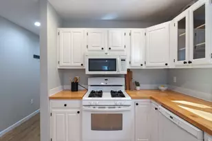2 Earline Cir, York, ME 03909 - Photo 8