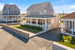 351 Webhannet Dr, Wells, ME 04090 - Photo 1