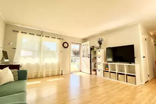 6 Glenwood St, Orono, ME 04473 - Photo 2