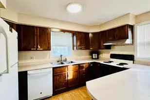 1883 Essex St, Bangor, ME 04401 - Photo 8
