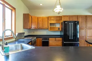 100 Cedar St, Belfast, ME 04915 - Photo 12