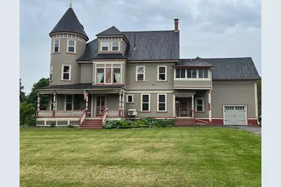 32 Pleasant Street, Houlton, ME 04730 - Photo 2