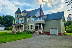 32 Pleasant St, Houlton, ME 04730 - Photo 6