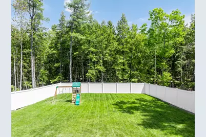 37 Conners Avenue, Hermon, ME 04401 - Photo 4