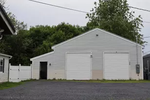 17 Chestnut St, Skowhegan, ME 04976 - Photo 10