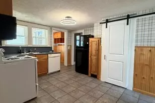 98 Rochester St, Berwick, ME 03901 - Photo 10