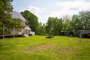 24 Florence Ave, Houlton, ME 04730 - Photo 4