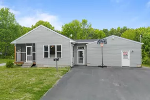 81 Bowman St, Farmingdale, ME 04344 - Photo 1