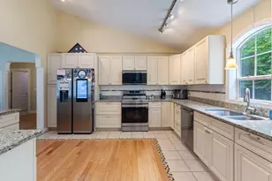 6 Stanley St, Old Orchard Beach, ME 04064 - Photo 12