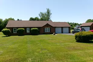 8 Chadwick Hill Dr, China, ME 04358 - Photo 1