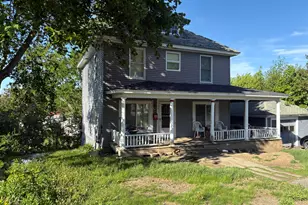 106 Pleasant St, Dover Foxcroft, ME 04426 - Photo 2