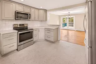 517 Summit St, Portland, ME 04103 - Photo 16