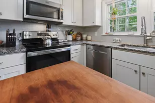 7 Pilgrim Dr, Scarborough, ME 04074 - Photo 4