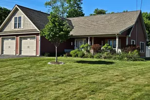 8 Chickadee Ln, Hampden, ME 04444 - Photo 2