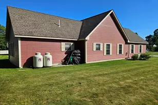 8 Chickadee Ln, Hampden, ME 04444 - Photo 10