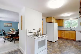 32 Main St, Raymond, ME 04071 - Photo 10