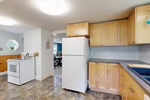 32 Main St, Raymond, ME 04071 - Photo 8