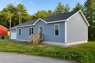 28 Coe St, Auburn, ME 04210 - Photo 2