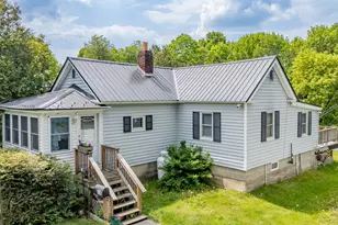 118 Summer St, Dover Foxcroft, ME 04426 - Photo 2