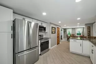 9 Elm St, North Berwick, ME 03906 - Photo 2
