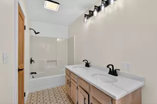 13 Melvin Ave, Old Orchard Beach, ME 04064 - Photo 16