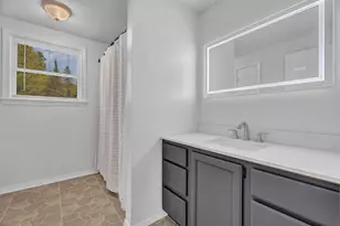 567 York Rd, Hermon, ME 04401 - Photo 6