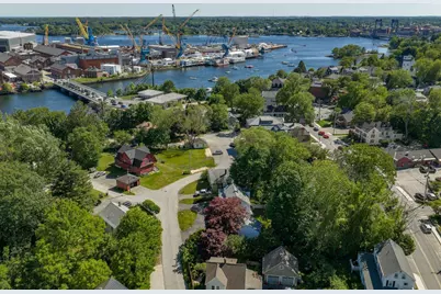 17 Traip Avenue, Kittery, ME 03904 - Photo 2
